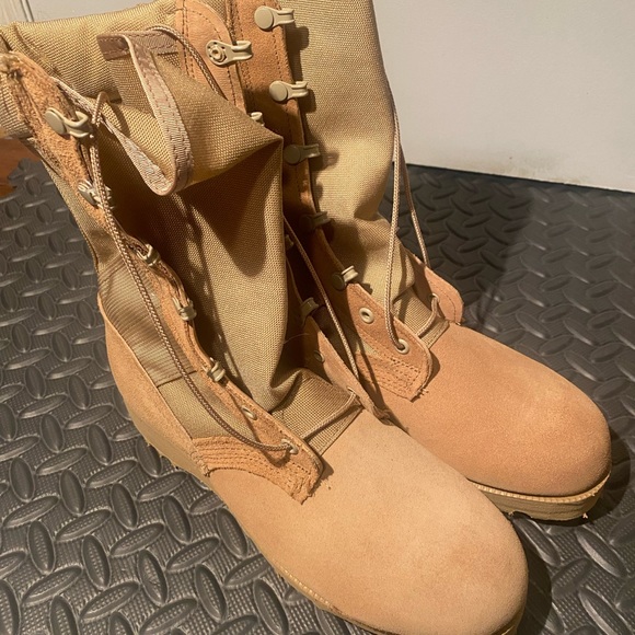 NEW Military Coyote Brown Combat Boots Mens size 6.5 outdoor Vibram - Picture 2 of 8